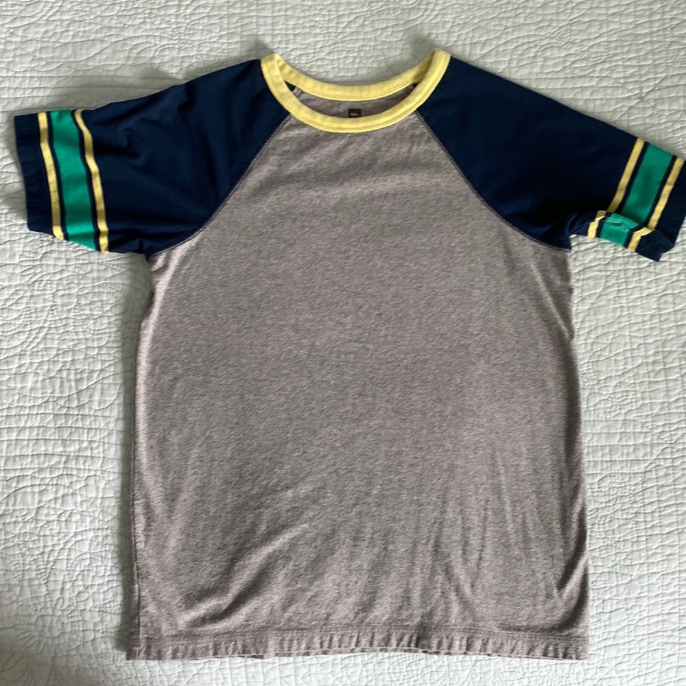 Tea tee in size 14